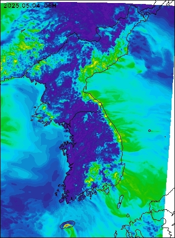 2025-05-04 06 : 00