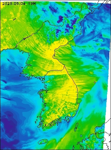 2025-05-04 19 : 00