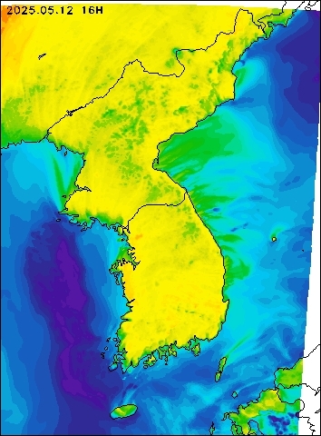 2025-05-12 16 : 00