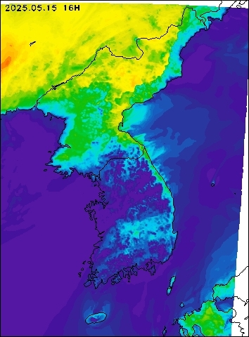 2025-05-15 16 : 00