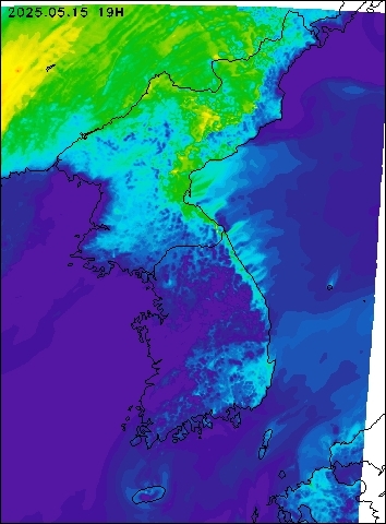 2025-05-15 19 : 00