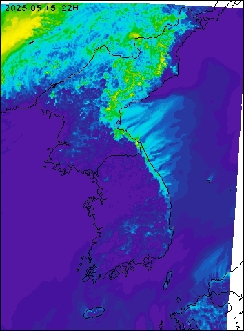2025-05-15 22 : 00