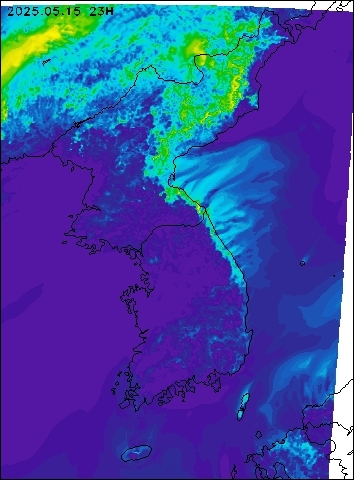 2025-05-15 23 : 00