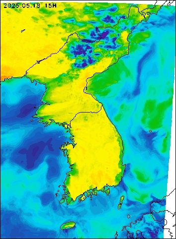2025-05-18 15 : 00