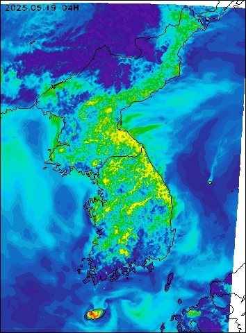 2025-05-19 04 : 00