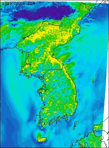 2025-06-05 22 : 00