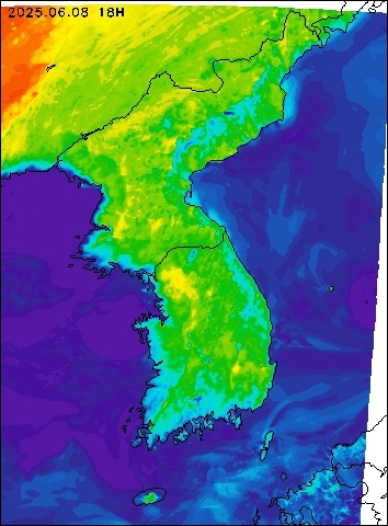 2025-06-08 18 : 00