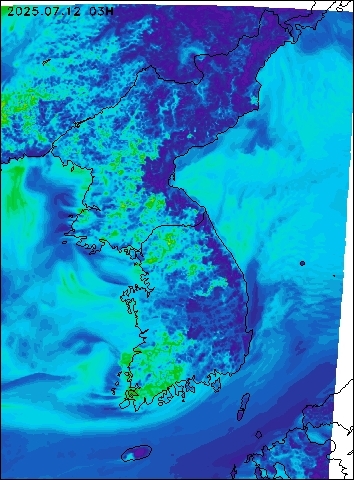 2025-07-12 03 : 00