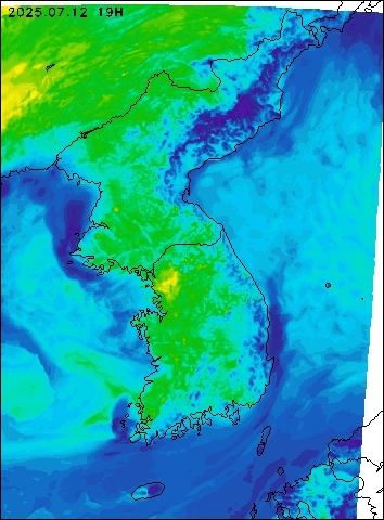 2025-07-12 19 : 00