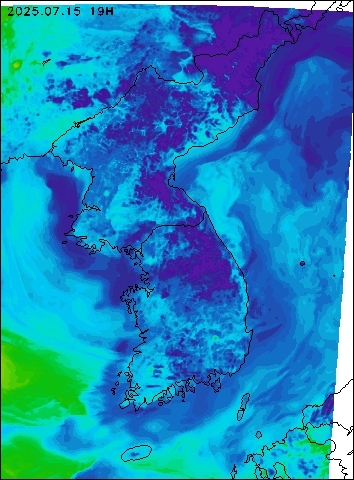 2025-07-15 19 : 00