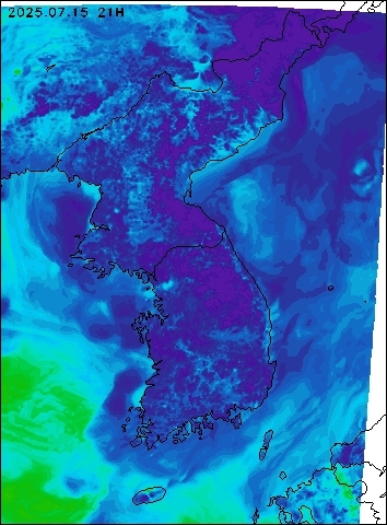 2025-07-15 21 : 00