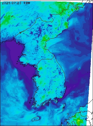 2025-07-23 19 : 00