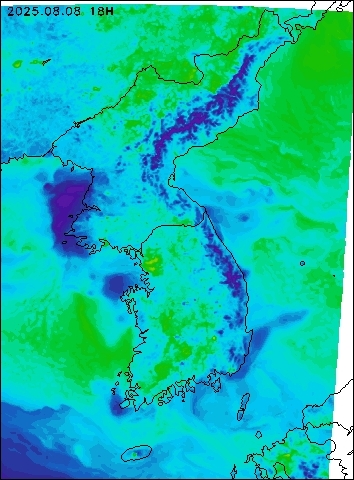 2025-08-08 18 : 00