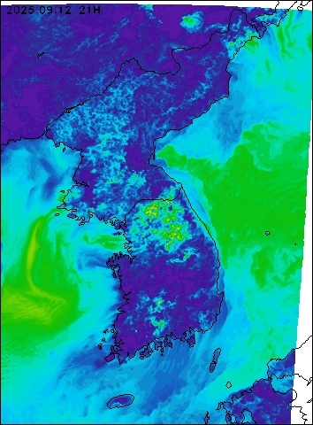 2025-09-12 21 : 00
