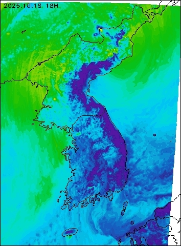 2025-10-18 18 : 00