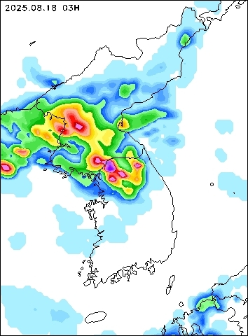 2025-08-18 03 : 00