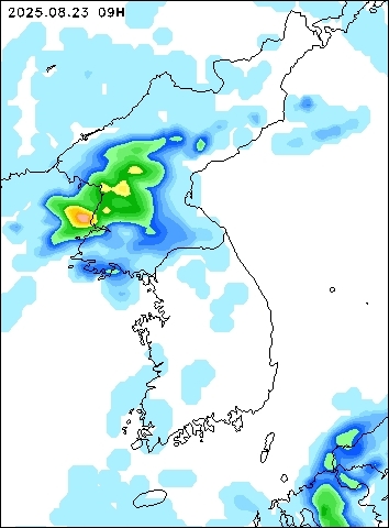 2025-08-23 09 : 00