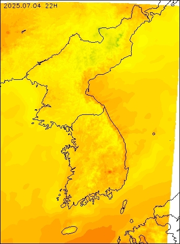 2025-07-04 22 : 00