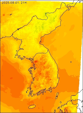 2025-08-01 21 : 00