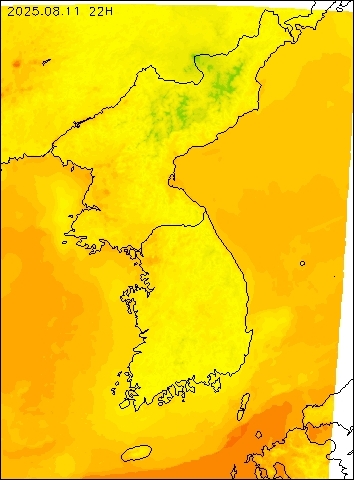2025-08-11 22 : 00