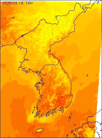 2025-08-18 18 : 00