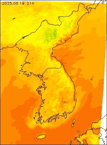 2025-08-19 21 : 00