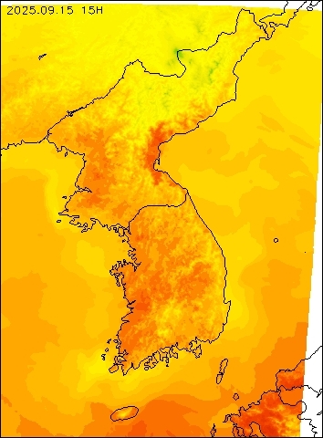 2025-09-15 15 : 00