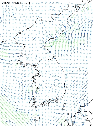 2025-08-01 22 : 00
