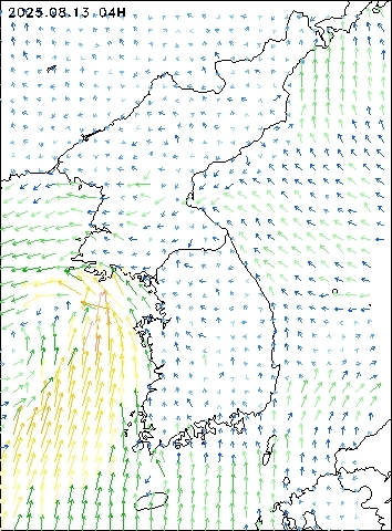 2025-08-13 04 : 00
