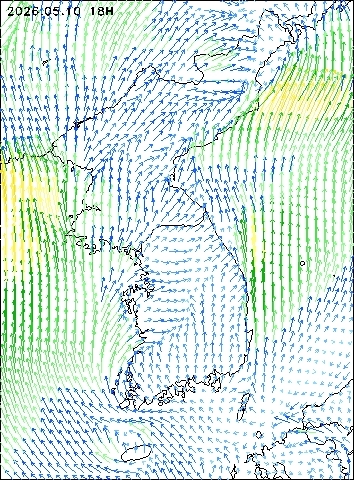 2026-05-10 18 : 00